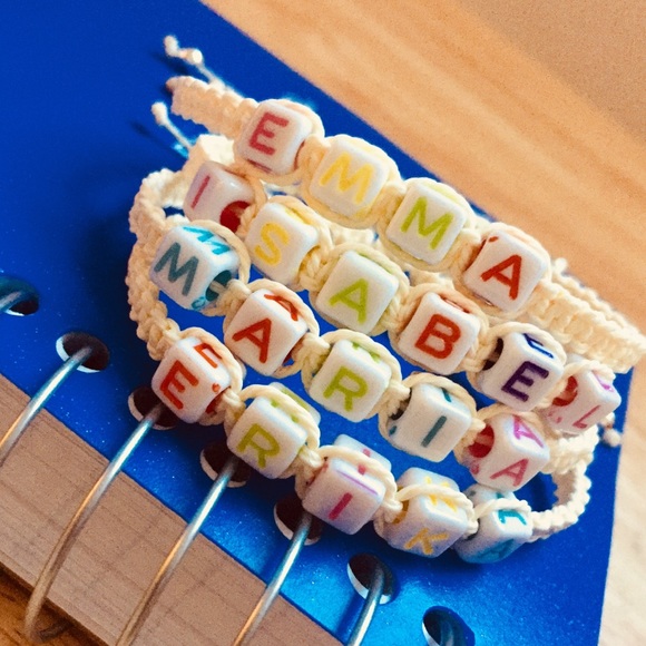 Handmade macrame kids custom bracelet - Picture 3 of 6